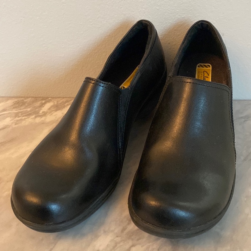 Clarks slip resistant clogs